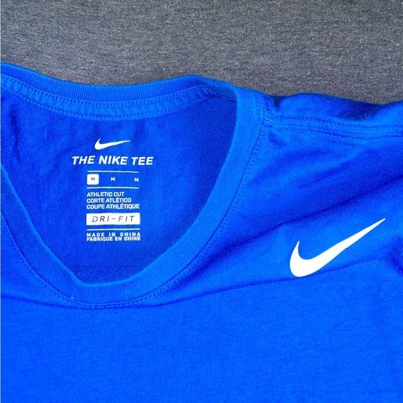 Men’s Nike Dri-Fit Shirt - Picture 3 of 4